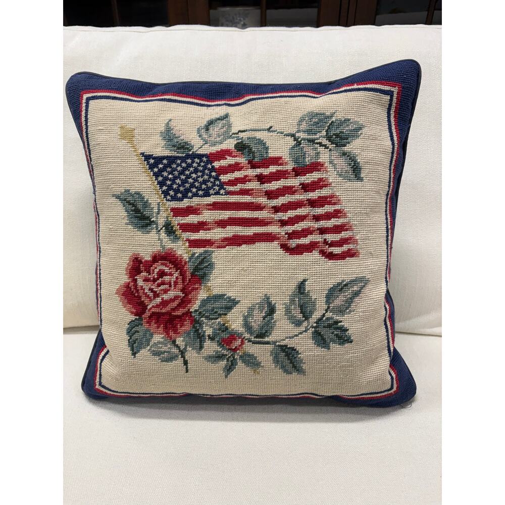 Vtg American Flag Needlepointed Pillow Covers w/Pillow Inserts- Set of 2